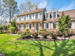 10 Foxhill Dr, Southampton, NJ 08088