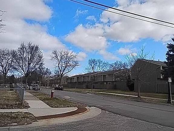4th image of 316 E 44th St
