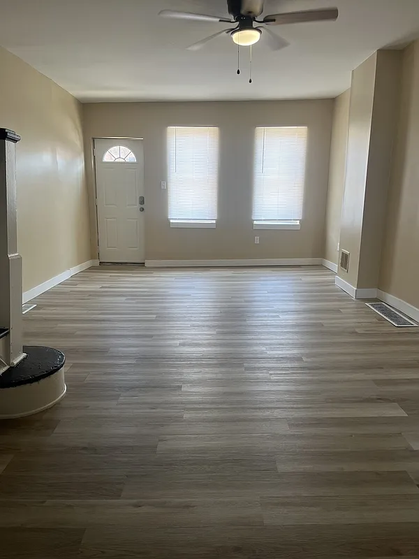3 bed, 1.0 bath, 1000 sqft, $1,500 — Photo 3