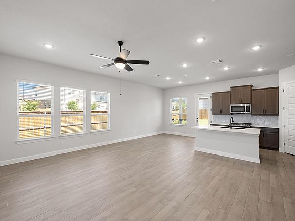 3rd image of 374 Kings Pine Dr