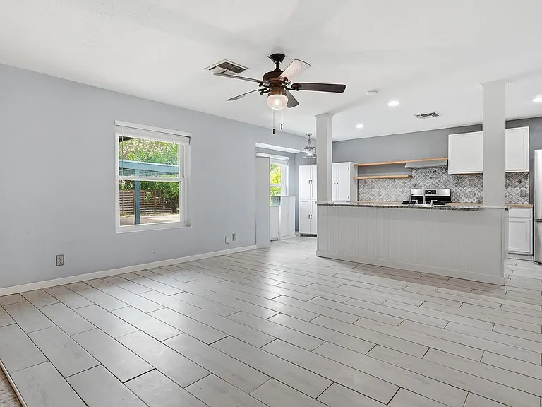 4049 Rooney Dr — Photo 13