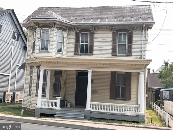 55 Marietta Ave, Mount Joy, PA 17552