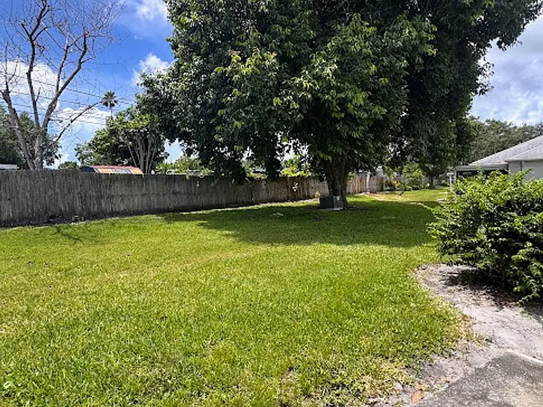 8356 Candlewood Rd — Photo 12