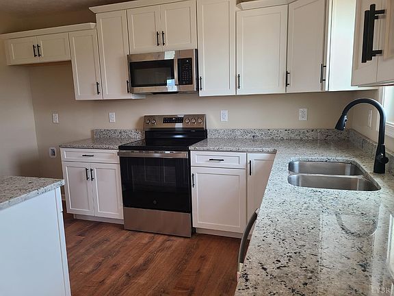 4th image of 1871 Horseshoe Rd