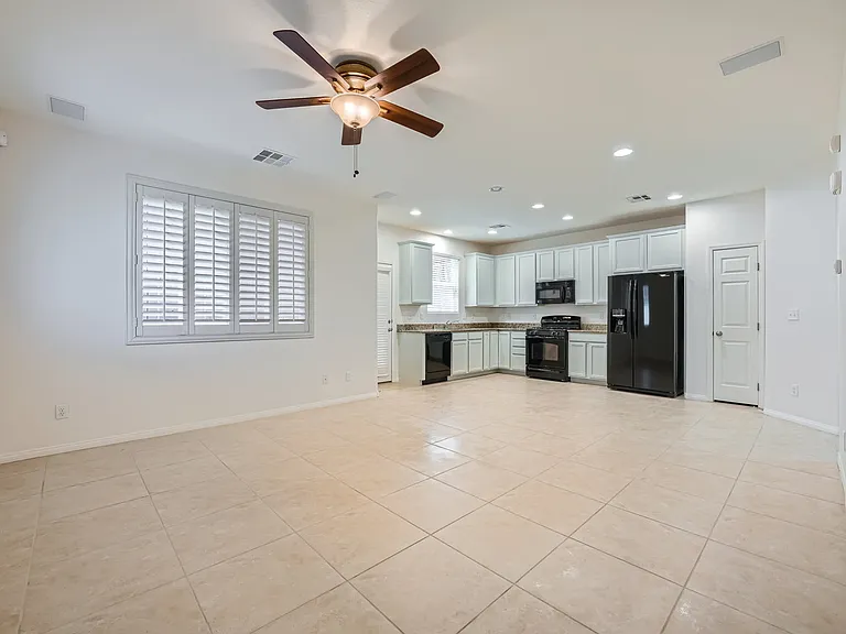 3811 Total Eclipse St — Photo 4