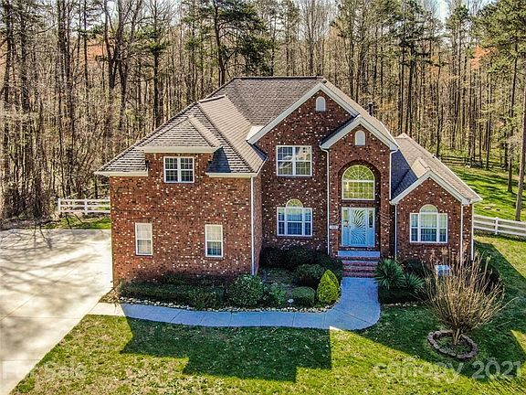 2nd image of 183 Twin Creeks Dr