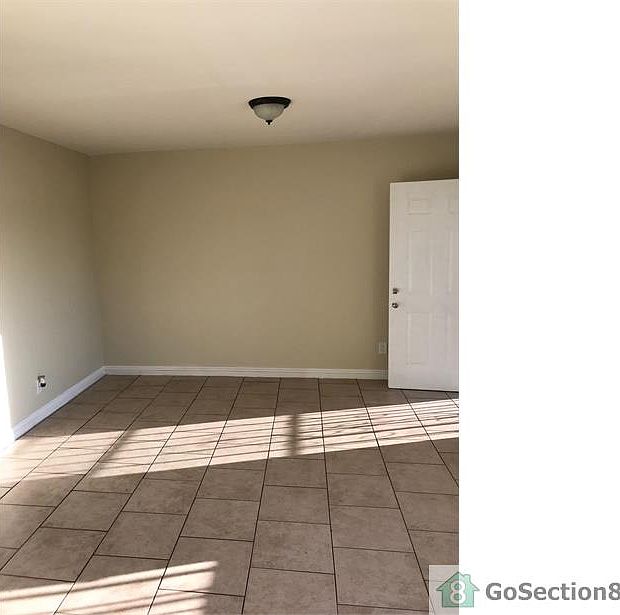2nd image of 9006 Stanford Ave APT 4