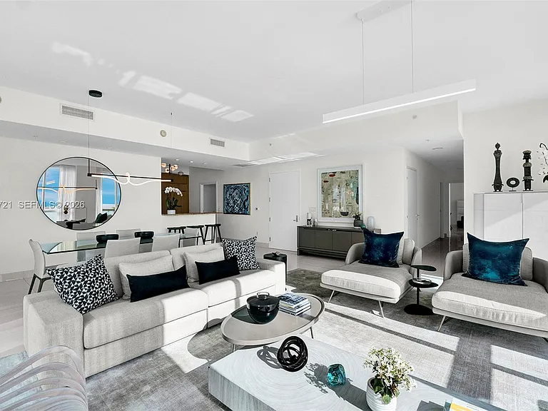 50 S Pointe Dr #2702 — Photo 42