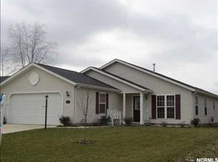 975 Beachfront Dr, Painesville, OH 44077