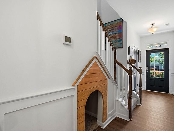 5th image of 921 Saratoga Dr