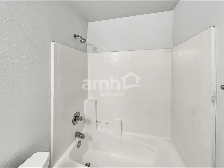 10440 W Colter St — Photo 17