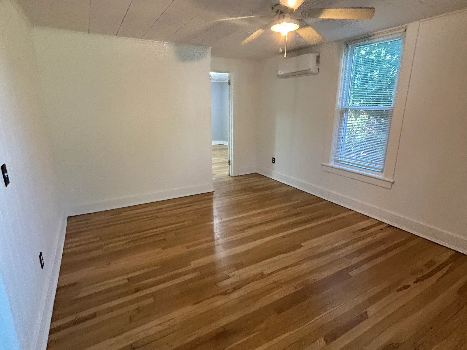 1 bed, 700 sqft, $1,200 — Photo 4