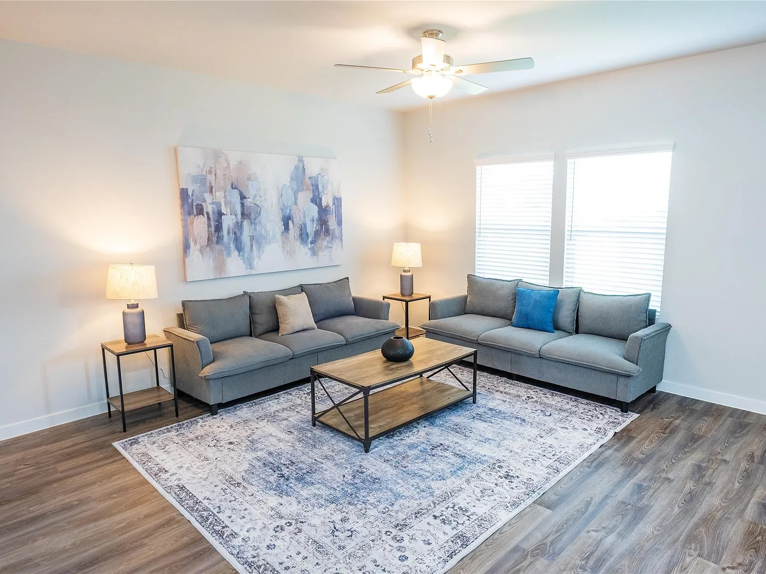 3 bed, 2.5 bath, $2,400 — Photo 4
