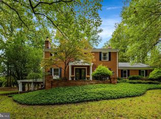 10015 Saddle Rd, Vienna, VA 22181
