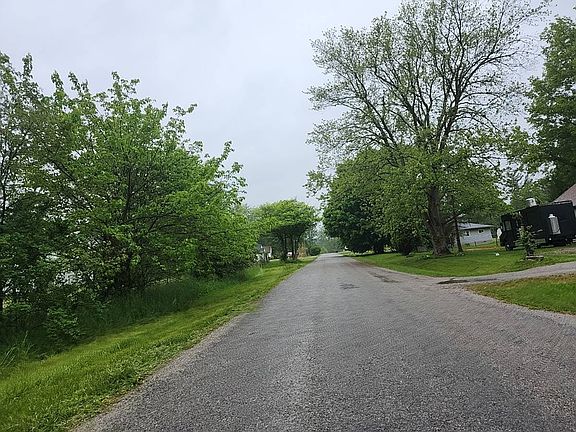 5th image of 4006 E Pettit Ave