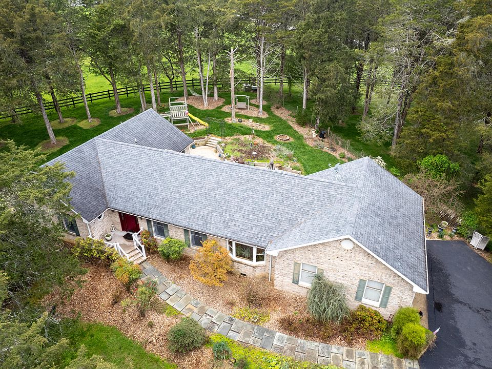 1st image of 30 Edgewood Dr