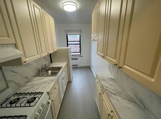 1 E, Jamaica, NY 11432
