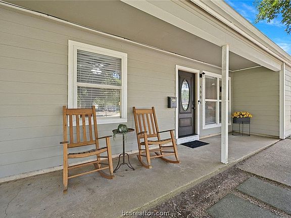 3rd image of 4004 Tanglewood Dr