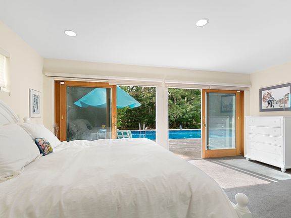 4th image of 12 Blue Jay Way