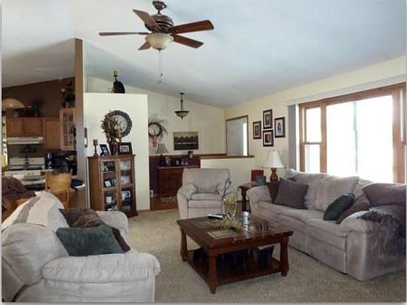 5th image of E7495 Circle Dr