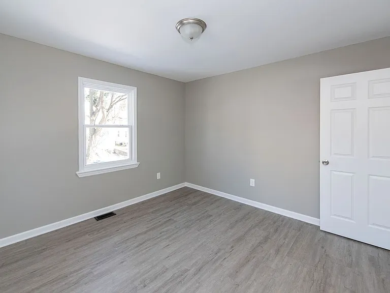 4715 Green Glen Ln — Photo 8