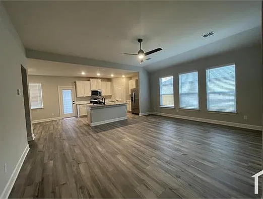 4 bed, 1801 sqft, $2,400 — Photo 4