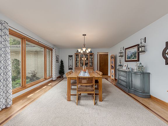 5th image of 740 Oakwood Dr