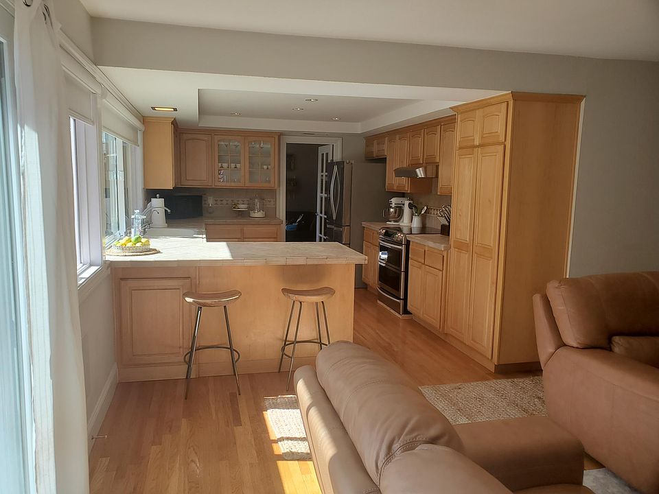1st image of 182 Manton Dr