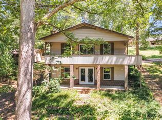 321 Country Glen Ln, Pelzer, SC 29669