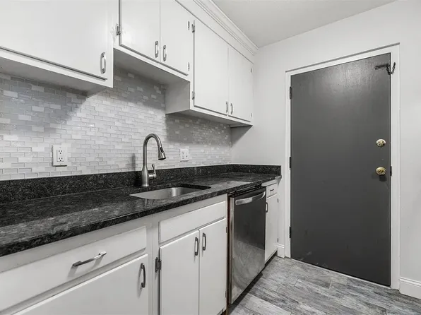 226 Rock St APT D1, Norwood, MA 02062