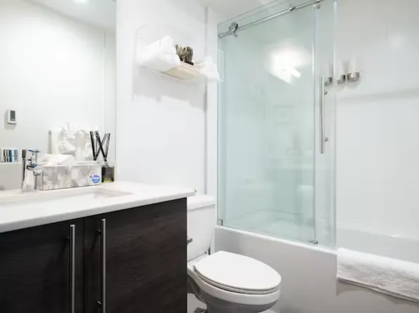 718 Summit Ave E, Seattle, WA 98102