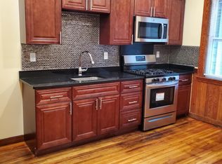 176 Brook Rd #1, Milton, MA 02186