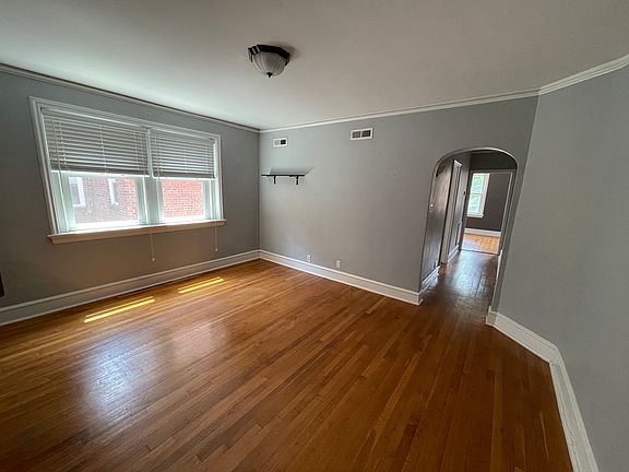 5th image of 3122 Kensington Ave APT 6