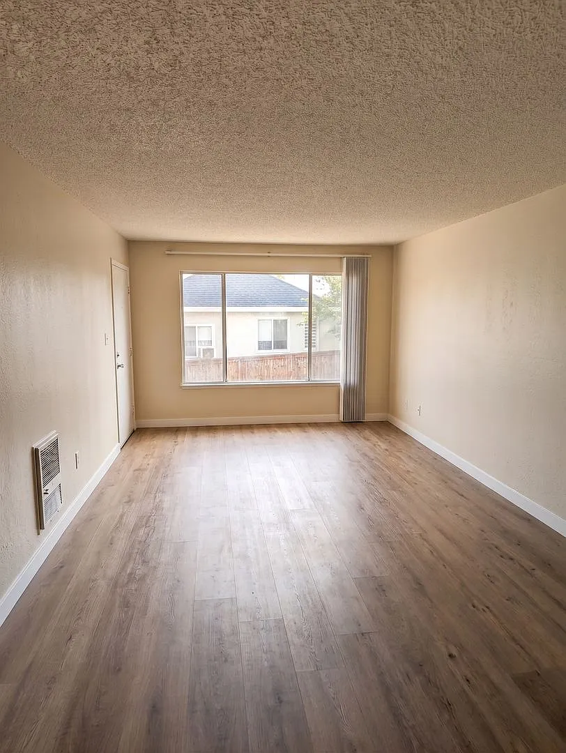 Laurel District Gem: Updated 2 Bedroom with Open Concept Living — Photo 3