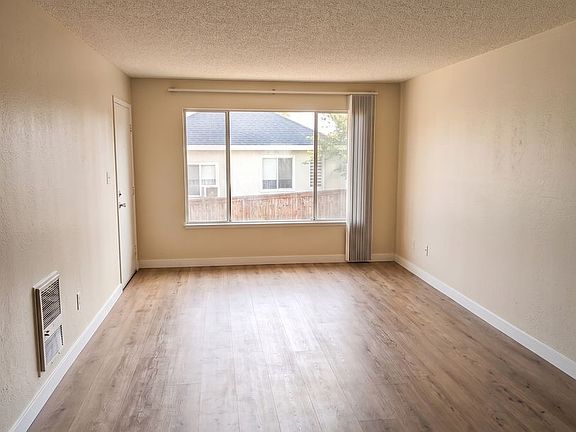 3rd image of 3811 39th Ave #1