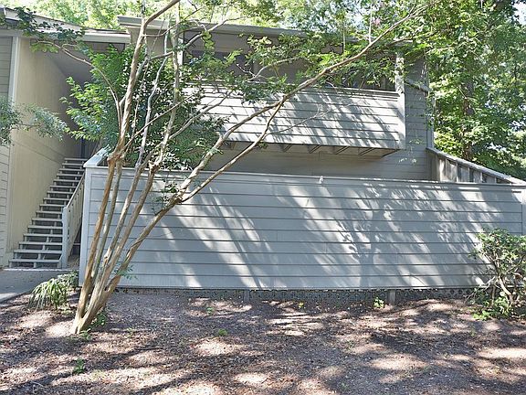 2nd image of 1125 Village Creek Ln APT 2