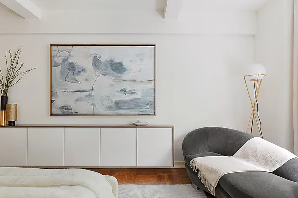 Sold by Compass | media 18