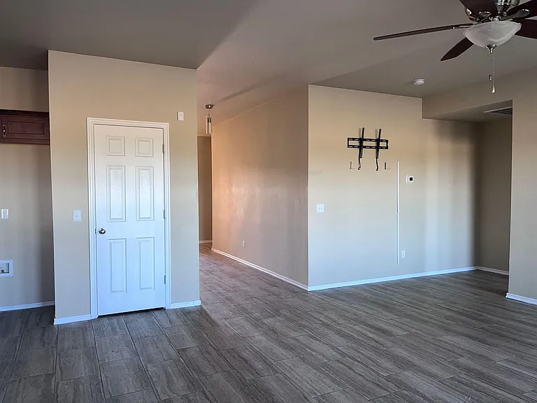 913 N Donald Way — Photo 18