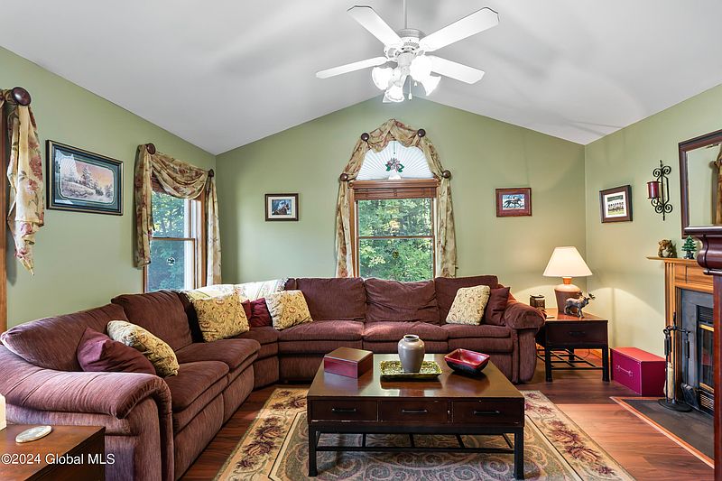 5th image of 39 Kings Mills Road