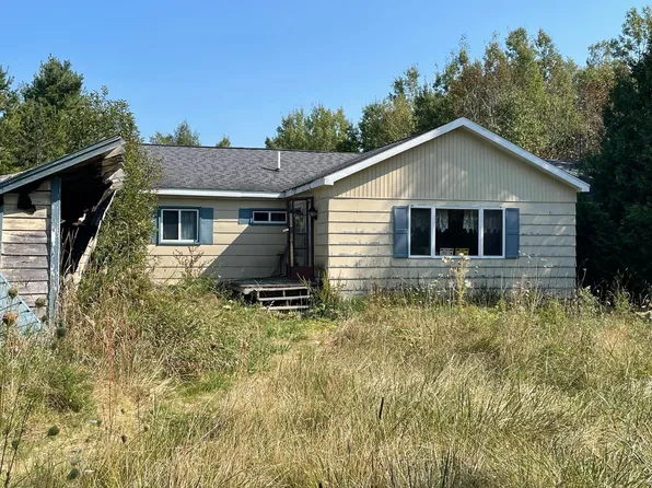 6151 S Mackinac Trl, Sault Sainte Marie, MI 49783