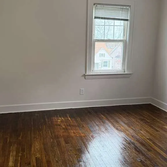 10006 Plymouth Ave — Photo 4