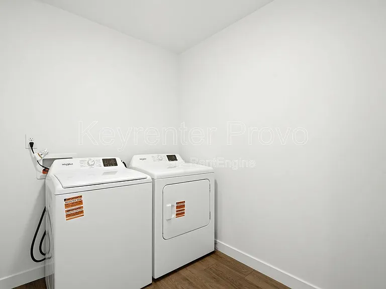 371 E Levengrove Dr — Photo 23