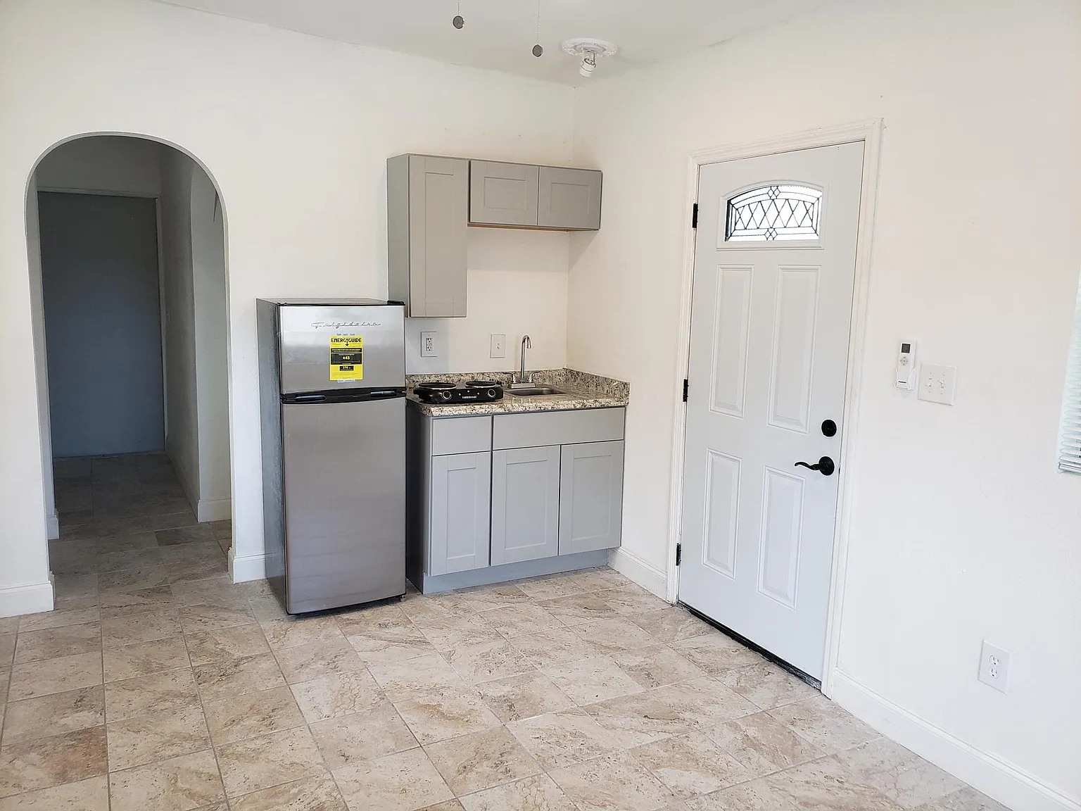 Studio, 350 sqft, $1,100 — Photo 3