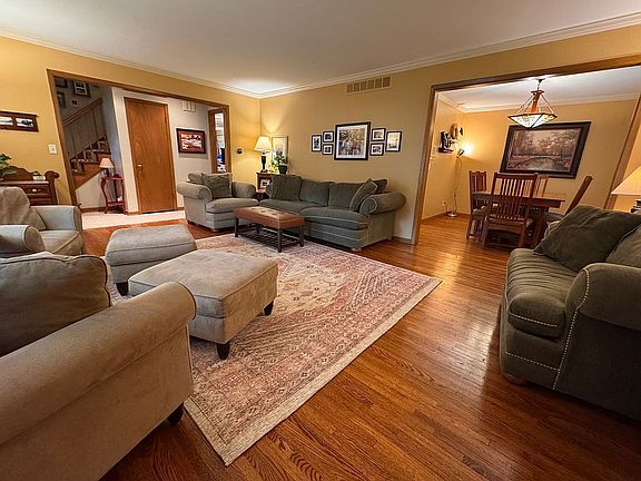 3rd image of 232 N Penrose Dr