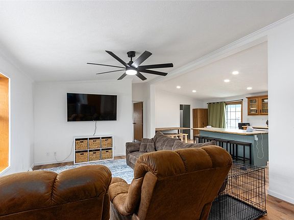 2nd image of 1027 Falls Creek Dr