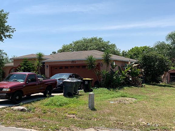 3rd image of 523 Lakeview Ct