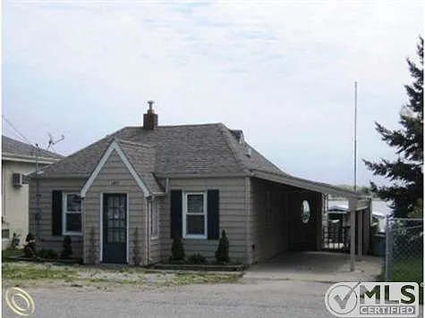 1497 Oakland St photo 1