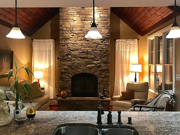 Sitting room with Gas Logs