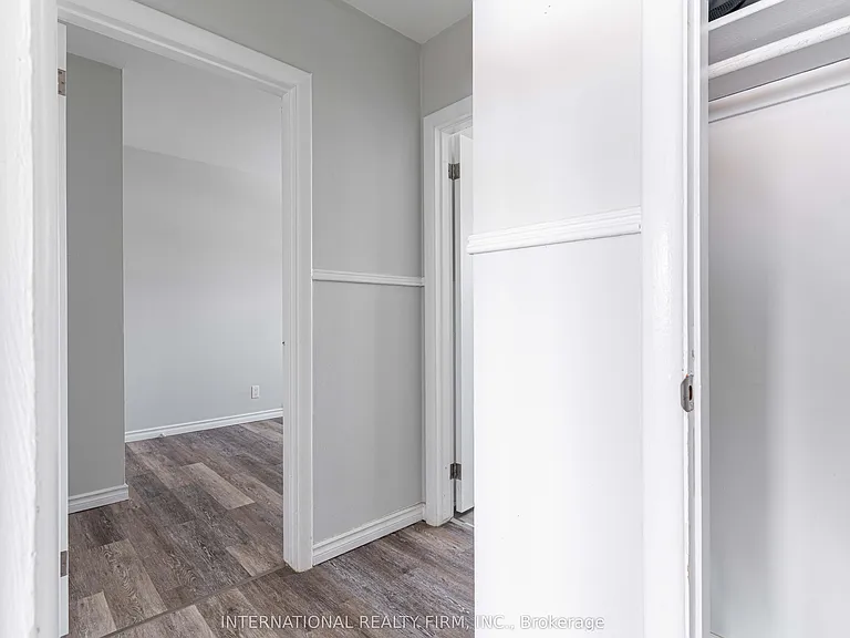75 King Edward Ave — Photo 9