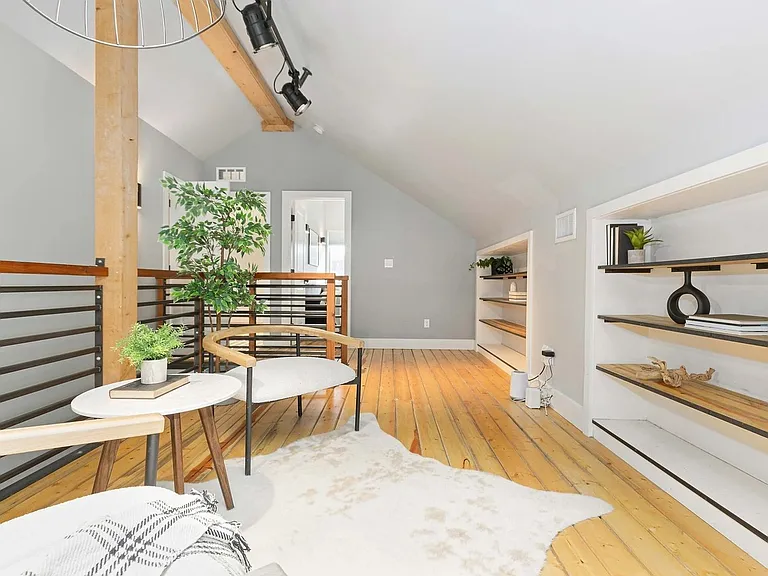 3260 Curtis St — Photo 12